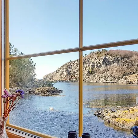 2 Bedroom Cozy In Finnas Holiday home *